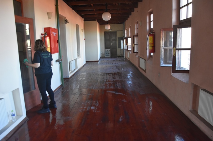 Εθελοντές καθάρισαν το κτίριο Λόγγου Τουρπάλη ενόψει της εγκατάστασης του Παραρτήματος του Ε.Κ.Ε.Τ.Α. στη Νάουσα